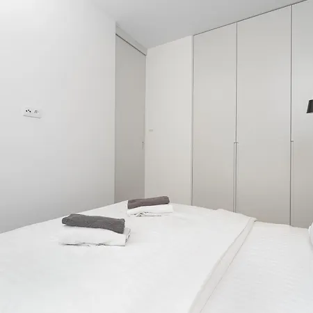 Appartement Beautiful With Parking In Mennica Varsovie