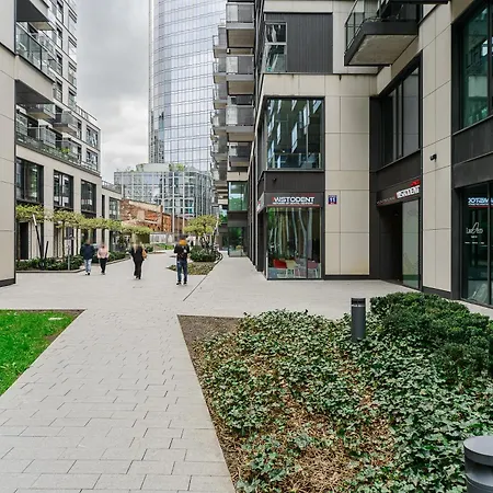 아파트 Beautiful With Parking In Mennica *