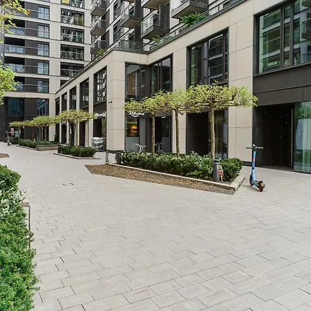 Beautiful With Parking In Mennica * Warschau