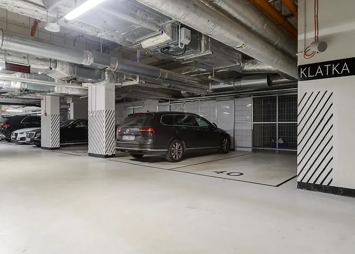 Beautiful With Parking In Mennica Apartment *