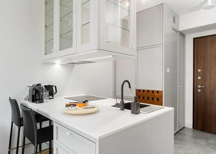 Beautiful With Parking In Mennica Apartment Warsaw