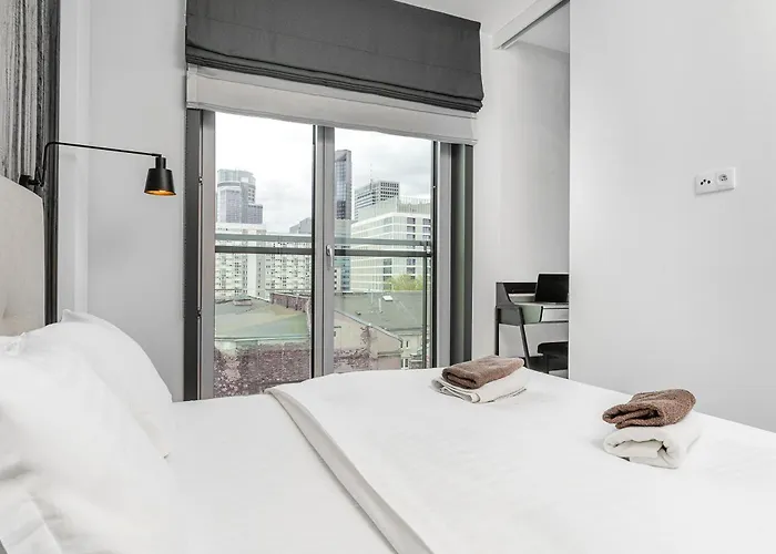 Beautiful With Parking In Mennica *