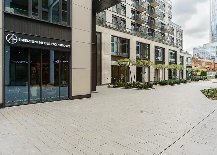 Beautiful With Parking In Mennica *