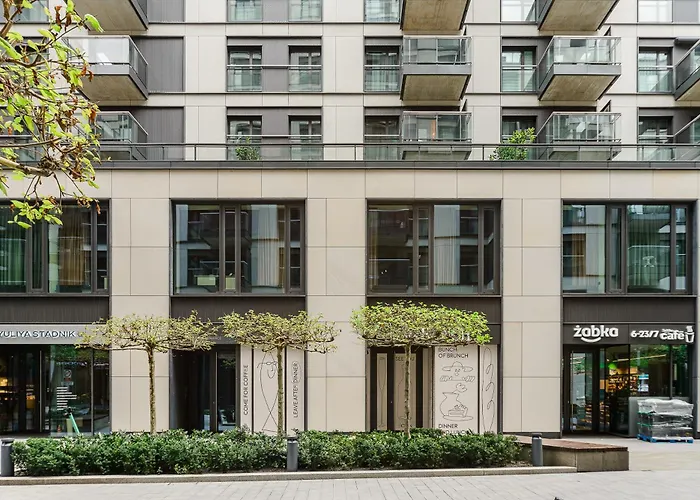 Beautiful With Parking In Mennica *