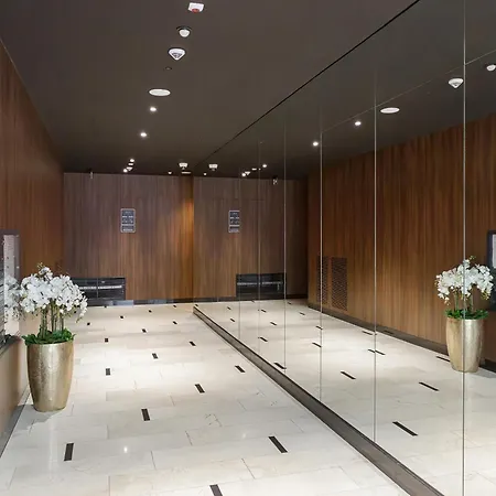 Beautiful With Parking In Mennica Apartment Warschau