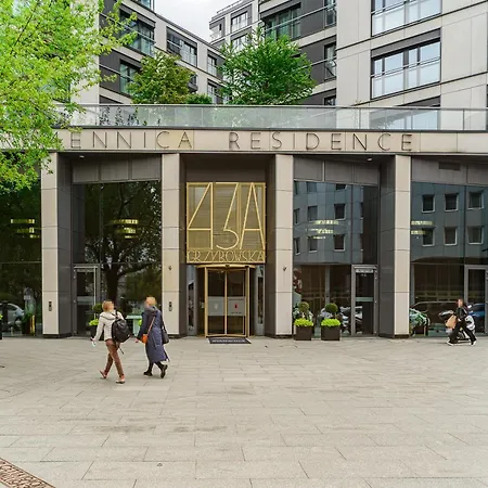 Beautiful With Parking In Mennica Varšava